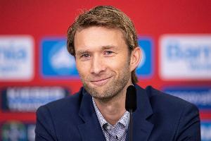 药厂体育总监：主帅人选搜寻肯定会在五月结束，目前处于最后阶段