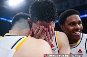 胡金秋更博：当实现目标的那一刻控制不住眼泪 感恩所有&继续前进