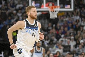 今天都是铁匠！迪文岑佐14中3&里德11中1&沃克11中3 合计仅21分