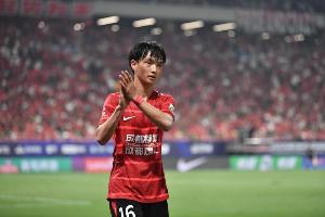 记者谈国足名单：杨明洋是本期国足唯一一名绝对新人