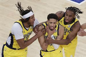 💀30年的梦魇！步行者致敬米勒时刻 再次锁喉反杀纽约🍎