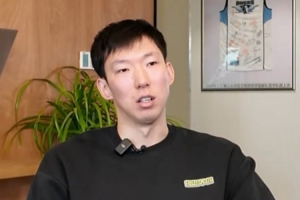 周琦：对这个赛季比较满意 整个赛季呈一个向好的趋势