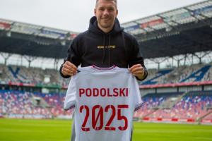 宝刀不老！波多尔斯基宣布留队再踢一年，本赛季打进5球助攻3次