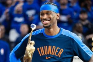 维尼修斯祝贺亚历山大MVP：兄弟，为你感到骄傲，你值得！