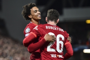 罗伯逊：阿诺德配得上欢呼&他将获得更多奖杯；红军不喜欢第二名