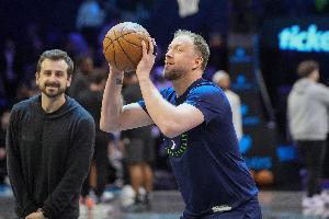 G3球迷想让英格尔斯上场！沃克打趣：我觉得他本人没这个兴趣