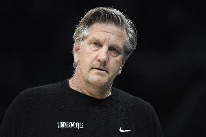 芬奇：仍对翻盘抱有希望 但今晚这种打法显然行不通