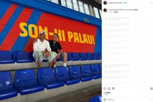 亚马尔与巴萨续约至2031年，球员父亲社媒发文庆祝：“19,3”