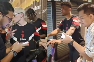 太阳报：阿玛德在马来骑共享滑板车不知如何付款，需要球迷帮忙