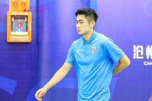 今晚将举办中国香港足球颁奖典礼，陈晋一角逐中国香港最佳球员