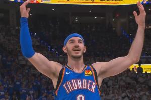 卡鲁索8分3断无处不在！🤕湖蜜破防：要塔克不要卡鲁索？