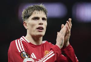 踢球者：勒沃库森内部正讨论引进安东尼与加纳乔的可能性