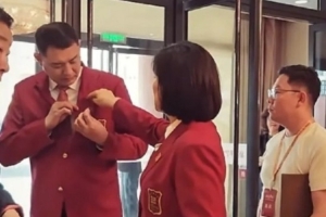 当年和巩晓彬谁追的谁？李昕：彼此惺惺相惜 一个巴掌肯定拍不响