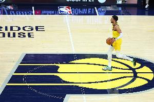 步行者上次闯进总决赛时 当家球星哈利伯顿仅3个月大😉