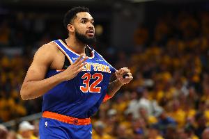 失准！唐斯上半场10投3中&三分3中0 仅得8分7篮板正负值-6