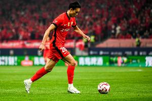 直播吧：刘若钒临时落选 国足客场对阵印尼队23人阵容提前确定