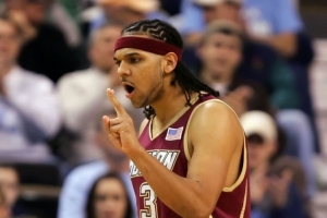 铁林：大学见过的最强球员是杜德利 他那时留着长发 总能打爆我们