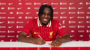 回声报：利物浦今夏转会动作频频，球队防线重组正在逐渐提上日程