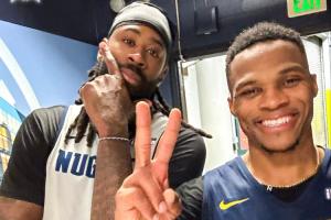 这笑容温暖纯真😘掘金更新小乔丹与威少合照：表情包库存告急！