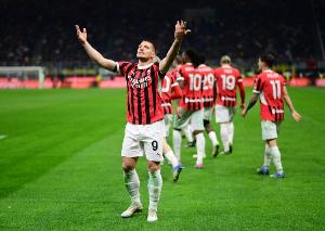 记者：米兰有两周时间决定是否续约约维奇，目前博塔弗戈对其有意