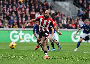 DO：曼联4500万镑+1000万镑浮动报价姆贝莫，比小蜜蜂估价低得多