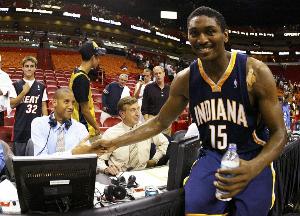 懂球！中场时曾让球迷放轻松！阿泰再发推：步行者6场拿下