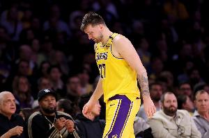 霍里：我不关心东契奇的体重 他需提升防守意愿 得40分丢35分没用