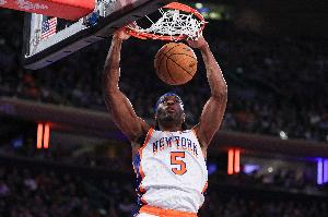 尼克斯队记：阿丘瓦是最有可能离队的球员 球队不满意他的防守