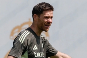 照片来了❗皇马新帅阿隆索今日首次带队训练