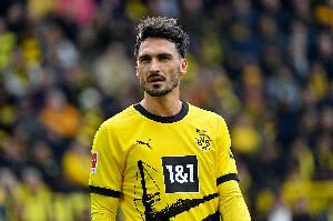 官方：多特将在8月10日对阵尤文时为胡梅尔斯举办告别仪式