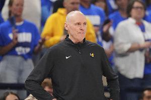 卡莱尔:我们依赖彼此平衡是制胜之道 下场会有更多球员站出来