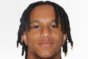 记者：17岁边锋多明戈斯自由身加盟巴黎，他将先在巴黎希望队效力