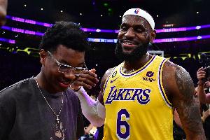 明年有选秀资格😲！詹姆斯：若能与布莱斯同场竞技将会非常疯狂