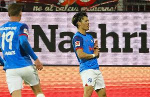 图片报：门兴加快推进签约基尔前锋町野修斗，已商谈体检时间