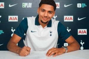 官方：热刺与18岁前锋勒哈内签下首份职业合同