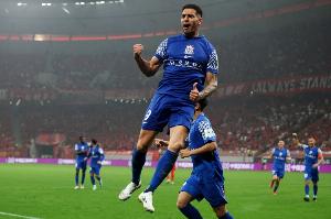 申花首次在浦东足球场击败海港，此前4场比赛3平1负