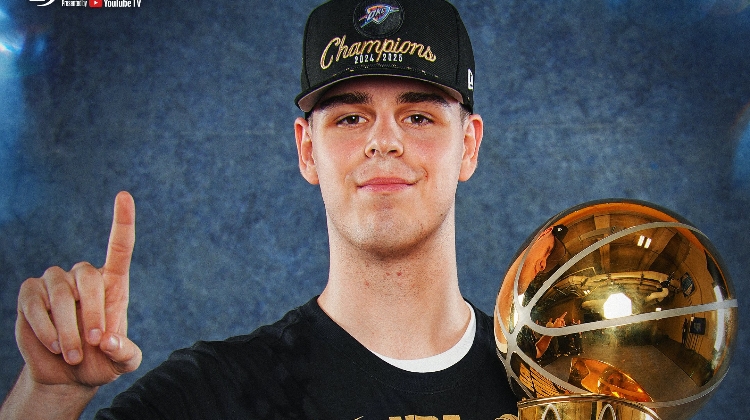 👻托皮奇：劳资一场没打就夺一冠🤑工资还比杰伦威高