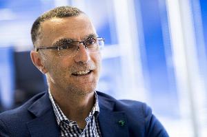 贝尔戈米：马尔蒂尼是我交手过最强意大利球员，他优雅并且非传统