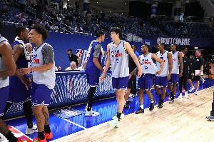 赵维伦母亲：虽所在平台暂不相同 但维伦&大杨都在追逐最好的自己