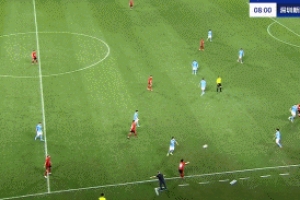 韦世豪单刀破门！罗慕洛助攻韦世豪破门，蓉城1-0领先新鹏城