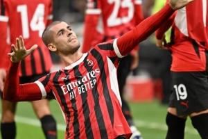 罗马诺：科莫已向莫拉塔提交正式报价，双方之间的谈判正在进行中