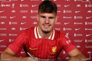 叒下树！官方：利物浦签下21岁左边卫科尔克兹，转会费4000万镑