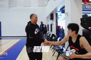 30号签选不到~杨瀚森此前试训快船时 和卢指导握手约定“周一见”
