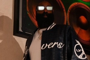 哈登晒图巴黎时装周：我全情投入 感觉就像路德-范德鲁斯