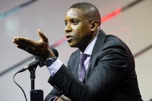 队史首冠奠基人~顶级高管乌杰里离开猛龙 他在队内的均薪约1500万