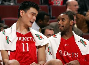 🤝21年前的今天：火箭与魔术交易得到麦迪 建立“姚麦组合”