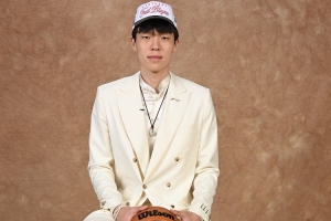 👀知名播客主持人：杨瀚森第16顺位被选源于富保罗的关系网