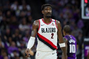 拓记：艾顿是个有缺陷的球员 但是个好人 他公开发声支持克林根