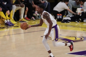 苏群：火箭抢DFS弥补狄龙空缺 针对雷霆提升了高度 让湖人干瞪眼