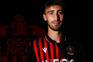 官方：佛罗伦萨宣布先租后买后卫维蒂 据悉选择买断费为500万欧